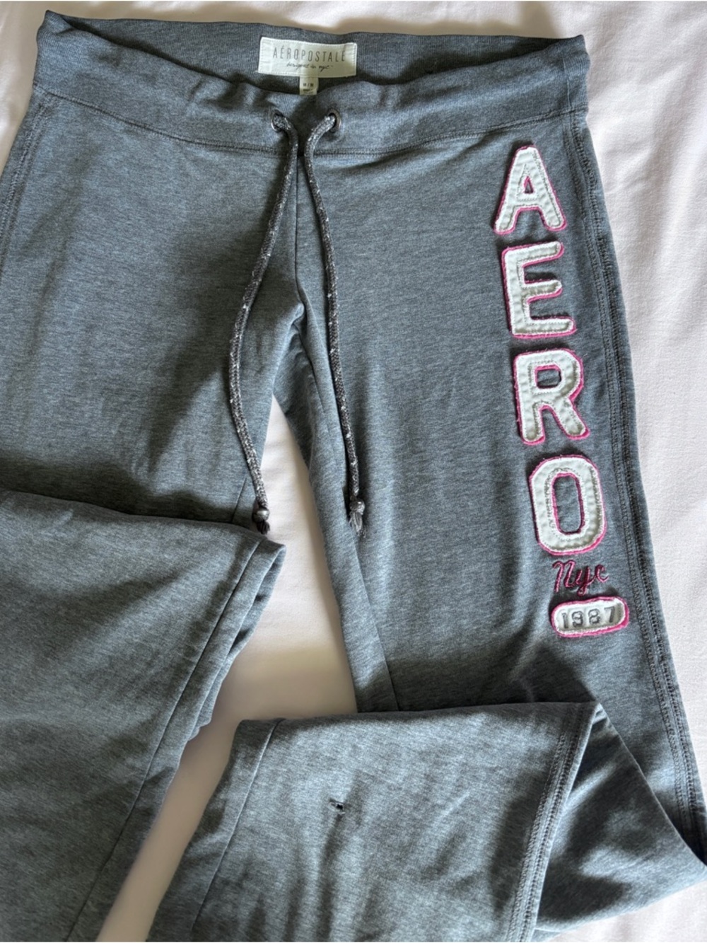 Aeropostale Y2K Style Grey Sweatpants with Pink-Trim Logo